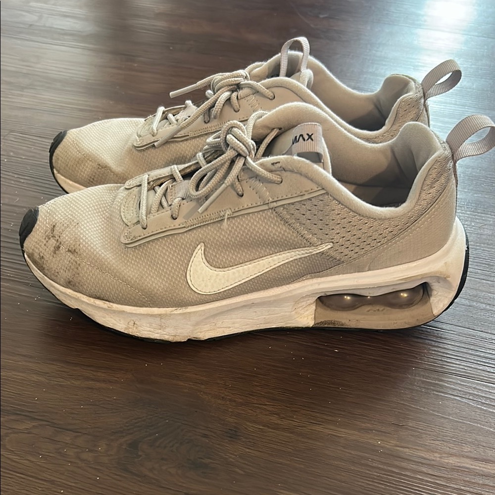 Nike Air Max Light Gray Sneakers